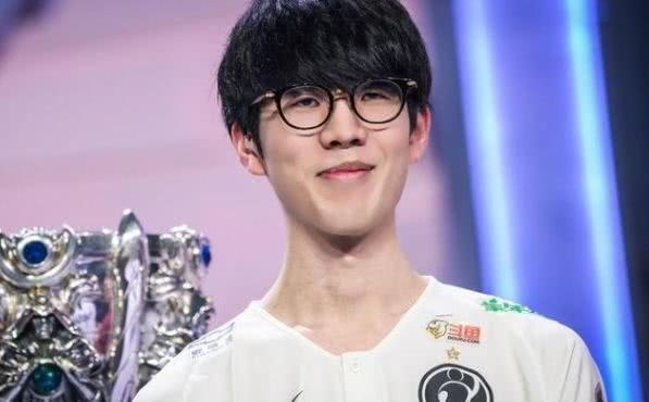 也彰显了球