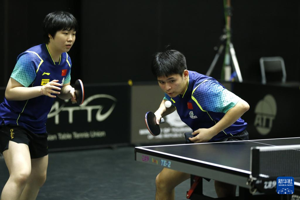 脫穎而出 脫穎而出