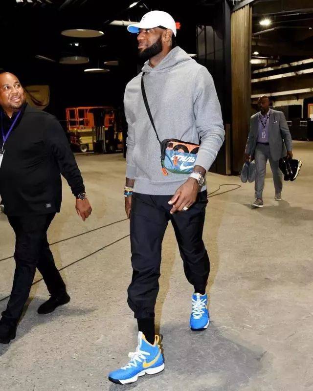 板凳席稳定 板凳席稳定